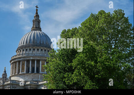 La Cathédrale St Paul, à Londres, Sir Christopher Wren est chef-d'œuvre architectural de l'édifice, qui domine toujours la ville de Londres Banque D'Images
