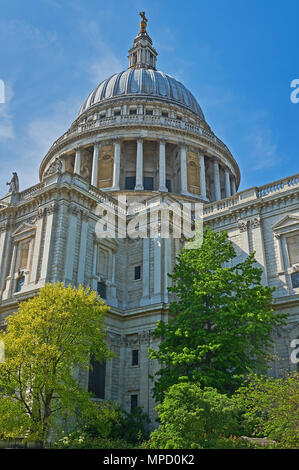 La Cathédrale St Paul, à Londres, Sir Christopher Wren est chef-d'œuvre architectural de l'édifice, qui domine toujours la ville de Londres Banque D'Images