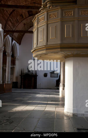 Amsterdam, Pays-Bas-octobre 10, 2015 : chaire dans la vieille église à Amsterdam Banque D'Images