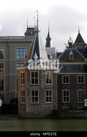 La Haye, Pays-Bas-février 27,2015 : La tour fait partie du Binnenhof à La Haye. La Tourelle est depuis 1982, le bureau du Premier Ministre Banque D'Images