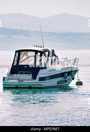 Lausanne, Suisse - le 26 août 2018 : bateau à moteur dans le lac de Genève à Lausanne, Suisse Banque D'Images