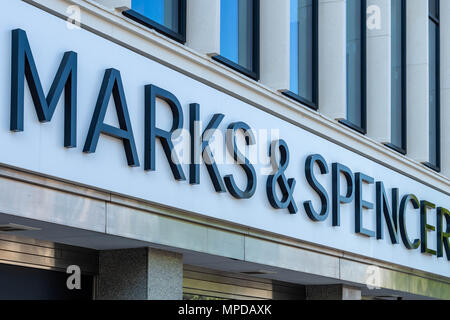 La fermeture de Marks & Spencer, magasin et boutique M&S avant de Brentwood, Essex Banque D'Images