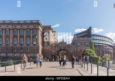 STOCKHOLM, SUÈDE -€" 21 août 2017 : les touristes dans les rues de la Vieille Ville Banque D'Images