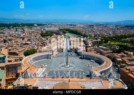 La Place Saint Pierre au Vatican - vue aérienne de la Piazza San Pietro de la Basilique Saint Pierre, Rome, Italie. Banque D'Images