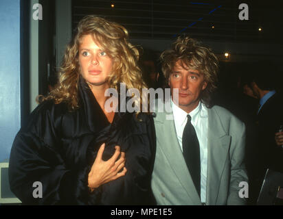 SANTA MONICA, CA - 31 janvier : (L-R) Modèle Rachel Hunter et le chanteur Rod Stewart assister Pollack Media Group, Huitième Congrès annuel de la radio et de la musique conférence du 31 janvier 1991 au Musée de l'aviation à Santa Monica, en Californie. Photo de Barry King/Alamy Stock Photo Banque D'Images