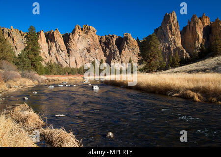 Crooked River canyon de Wolf Tree Trail, Smith Rock State Park, New York Banque D'Images