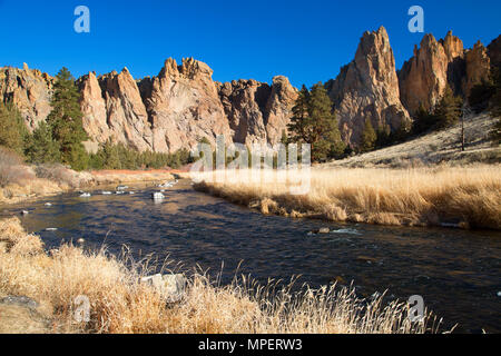 Crooked River canyon de Wolf Tree Trail, Smith Rock State Park, New York Banque D'Images