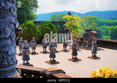 Hue, Vietnam - 19 Février 2016 : statues de Khai Dinh Tomb, à Hue, Vietnam Banque D'Images