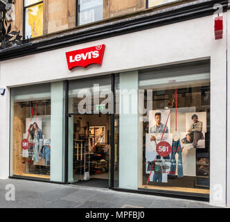Entrée et façade de la Levi's Fashion Retail outlet Dans Buchanan Street, Glasgow ; affiches pour 501 jours, ce qui est 20 mai chaque année. Banque D'Images
