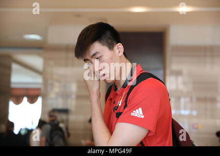 Shanghai, Ningbo, Chine. 23 mai, 2018. Ningbo, Chine 23 mai 2018 : Les membres de l'équipe masculine de volleyball Chinois arrivent à Ningbo pour la prochaine Ligue mondiale FIVB Volleyball 2018 dans l'est de la Chine, la Province de Zhejiang. Crédit : SIPA Asie/ZUMA/Alamy Fil Live News Banque D'Images