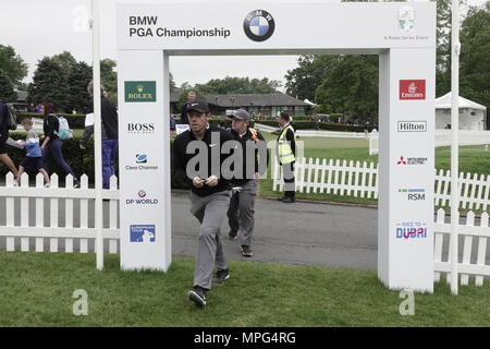 Wentworth, Surrey, UK., 23 mai, 2018 Rory McIlroy arrive sur la première pièce en t à la BMW PGA Championship Golf.ProAM. Credit : Motofoto/Alamy Live News Banque D'Images