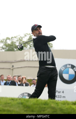 23 mai 2018, Pep Guardiola, entraîneur du club de football Manchester City, chasse sur la première pièce en t au cours de la BMW/PGA Championship Pro-Am à Wentworth, Surrey, UK Banque D'Images