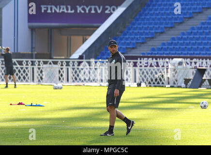 Kiev, Ukraine. 23 mai, 2018. L'entraîneur-chef Stephan Lerch de VfL Wolfsburg en action pendant une session de formation avant de l'UEFA Women's Champions League 2018 match contre l'Olympique Lyonnais à Valeriy Lobanovskiy Stadium à Kiev, Ukraine. Crédit : Oleksandr Prykhodko/Alamy Live News Banque D'Images