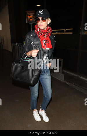 Los Angeles, CA, USA. 23 mai, 2018. Elizabeth Banks vu à LAX à Los Angeles, Californie le 23 mai 2018. Crédit : John Misa/media/Alamy Punch Live News Banque D'Images