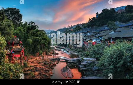 Chongqing, Chongqing, Chine. 24 mai, 2018. Chongqing, CHINE - Chongqing, anciennement de Chungking, est une ville importante dans le sud-ouest de la Chine. Sur le plan administratif, il est l'une des quatre municipalités sous contrôle direct (les trois autres sont Beijing, Shanghai et Tianjin), et la seule municipalité en Chine situé loin de la côte. Crédit : SIPA Asie/ZUMA/Alamy Fil Live News Banque D'Images