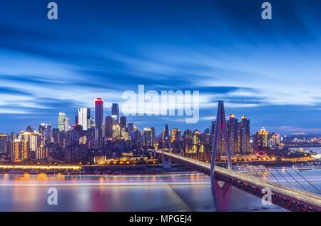 Chongqing, Chongqing, Chine. 24 mai, 2018. Chongqing, CHINE - Chongqing, anciennement de Chungking, est une ville importante dans le sud-ouest de la Chine. Sur le plan administratif, il est l'une des quatre municipalités sous contrôle direct (les trois autres sont Beijing, Shanghai et Tianjin), et la seule municipalité en Chine situé loin de la côte. Crédit : SIPA Asie/ZUMA/Alamy Fil Live News Banque D'Images