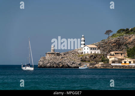 Leuchtturm loin de Bufador und loin de sa Creu, Port de Soller, Majorque, Baléares, Espagne | Lighthouse loin de Bufador et loin de sa Creu, Port de Banque D'Images