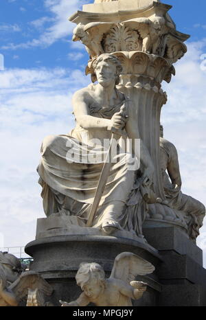 Détail de la fontaine de Pallas Athéna, en face de l'édifice du parlement autrichien. Vienne, Autriche Banque D'Images