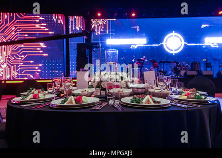 Merveilleusement conçu une salle de mariage et de table de salle à manger ou concept de gala Banque D'Images