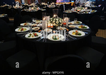 Merveilleusement conçu une salle de mariage et de table de salle à manger ou concept de gala Banque D'Images