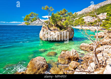 Sur l'îlot idyllique plage de Punta Rata à Brela, Makarska riviera d'Istrie, Croatie Banque D'Images