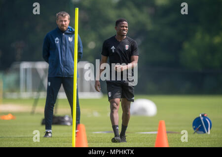 Floyd Ayite de Fulham lors de la session de formation à Motspur Park, Londres. Banque D'Images