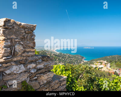 La vue depuis le château des îles Medes Banque D'Images