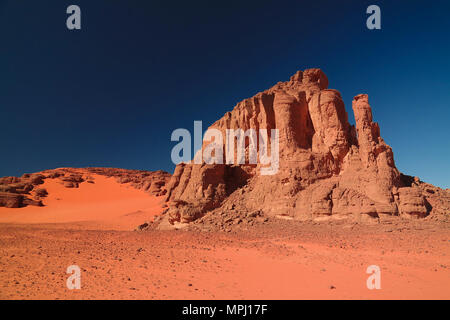 Résumé Rock formation à Tamezguida, Tassili nAjjer parc national, l'Algérie Banque D'Images