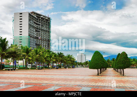 Carré avec des immeubles d'habitation à Danang, Vietnam Banque D'Images