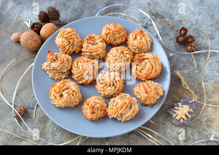 Écrou de Noël cookies meringue swirl. Banque D'Images