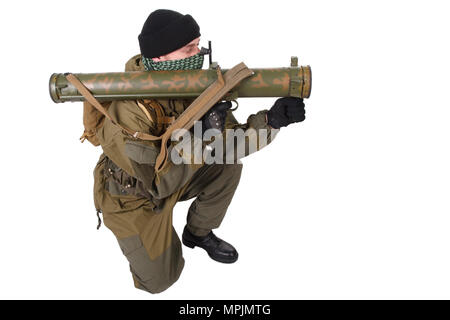 Fighter avec RPG rocket launcher isolated on white Banque D'Images