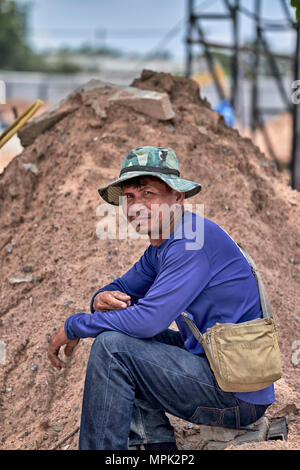 Travailleur du chantier, site de construction de Thaïlande, Banque D'Images