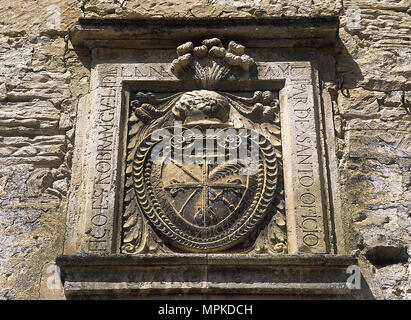 Priego, province de Cuenca, communauté autonome de Castille-La Manche, en Espagne. Maison de l'Inquisition. Série de bâtiments du xviie siècle, correspondant à des membres de la famille du Saint Office (collaborateurs laïcs qui ont reçu les privilèges). Blason sur la façade de la maison, de rue. Inscription : 'Esta obra Hizo Miguel de Lesna, familier del Santo Oficio, 1623' (Miguel de Lesna n ce travail, de la famille du Saint Office). Banque D'Images