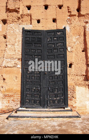 Porte d'entrée dans le palais El Badi à Marrakech, Maroc Banque D'Images