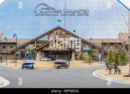 Bass Pro Shops et Ducks Unlimited, bâtiment pyramidal à Memphis, Tennessee Banque D'Images