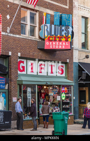 Historique Beale Street, connu comme la maison des Blues à Memphis, Tennessee, États-Unis Banque D'Images