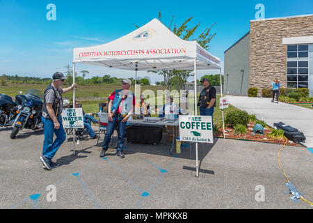 Des motos classiques dans le salon de l'automobile pour recueillir des fonds pour des voyages de mission à l'église de Crosspoint à Gulfport, Mississippi Banque D'Images