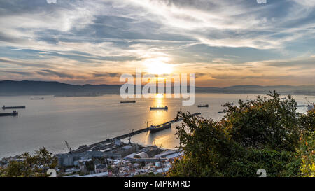 Prise de Gibraltar paysages au coucher du soleil de mai. Banque D'Images