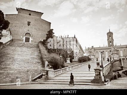 L'Italie, Rome, 13 mars 2018 / Basilique de Santa Maria in Aracoeli et colline du Capitole (Capitole), vintage, noir blanc Banque D'Images