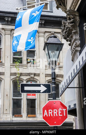 Montréal Canada,Québec province,rue Sainte Hélène,Vieux Montréal,drapeau d'architecture,panneau stop,école de musique,campus,Canada07070707055 Banque D'Images