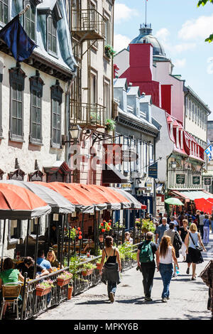 Québec Canada,haute ville,rue Sainte Anneal fresco,al fresco,trottoir,extérieur,repas,parasols,bâtiments historiques,horizon de la ville,Canada070710046 Banque D'Images