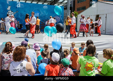 Québec Canada,canadien,Amérique du Nord,américain,Boulevard Charest,jardin Saint Roch,famille familles parents enfants enfants,Festival,festival Banque D'Images