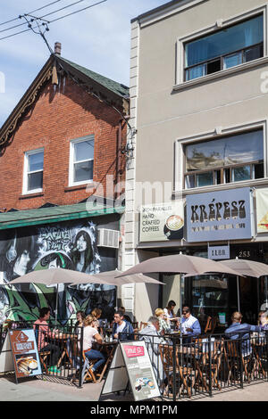 Toronto Canada, Augusta Avenue, marché de Kensington, quartier historique, café extérieur, terrasse extérieure, tables extérieures, restaurants, Krepesz, restaurants hongrois Banque D'Images