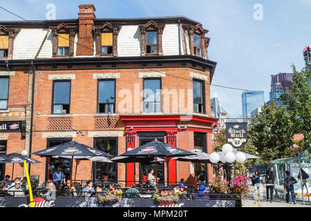 Toronto Canada, rue Queen Ouest, quartier branché, coin, bâtiment historique, 1886, Black Bull Tavern, restaurant restaurants repas manger dehors café Banque D'Images