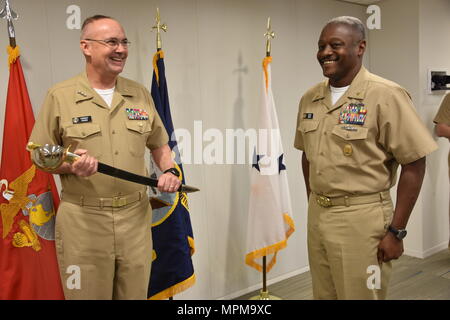 FALLS CHURCH, en Virginie (24 mars 2017) Vice-amiral. Forrest Faison ...