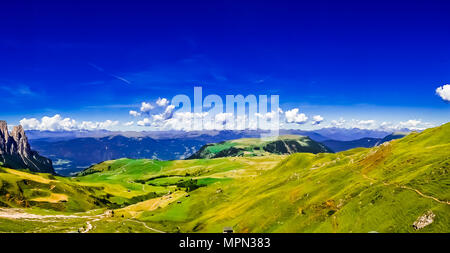 Vue panoramique sur la montagne Schlern au Tyrol du Sud - Italie Banque D'Images