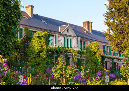 La maison et le jardin de Monet à Giverny, Normandie, France Banque D'Images