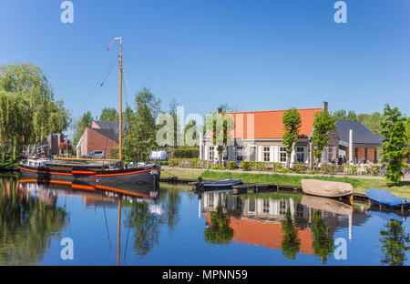 Navire et restaurant dans le centre de Hasselt, Pays-Bas Banque D'Images