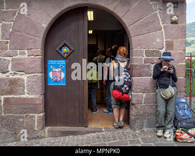 Bureau des pèlerins est où les pèlerins à la française (Camino Frances) à Santiago de Compostela peuvent s'inscrire et obtenir leur passeport pèlerins Banque D'Images