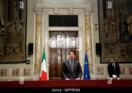 Giuseppe Conte, nommé Premier Ministre italien Roma 24/05/2018. Appareil photo. Il Presidente del Consiglio incaricato, convoca je partiti alla Camera per le consultazioni prima di sciogliere la riserva Rome 24 mai 2018. Chambre basse. Consultation avec il a nommé Premier ministre italien. Foto Samantha Insidefoto Zucchi Banque D'Images